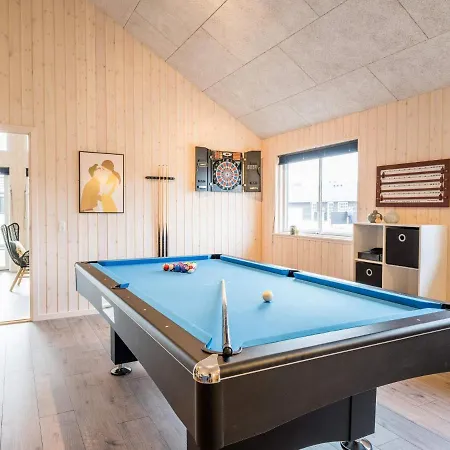 16 Person In Nørre Nebel