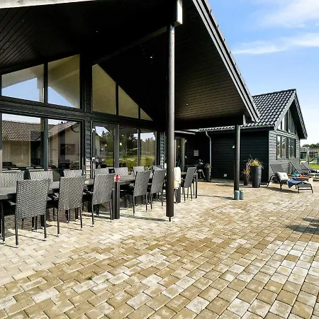 16 Person In * Nørre Nebel